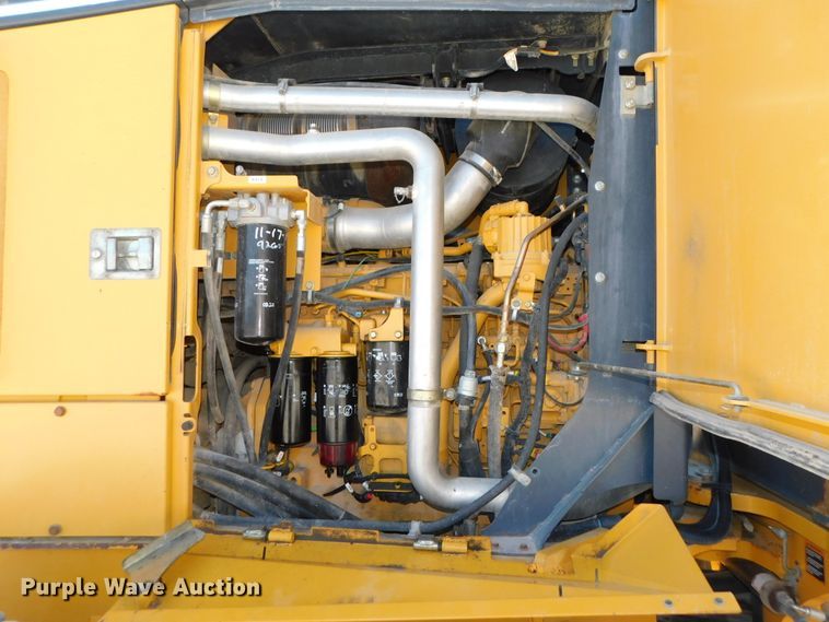 image for item DJ5952 2012 John Deere 772G  motor grader