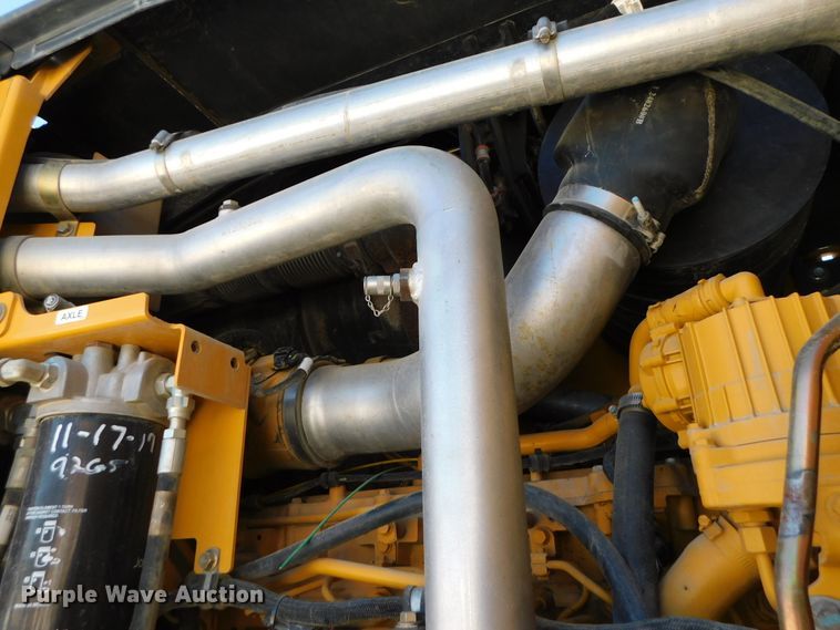 image for item DJ5952 2012 John Deere 772G  motor grader