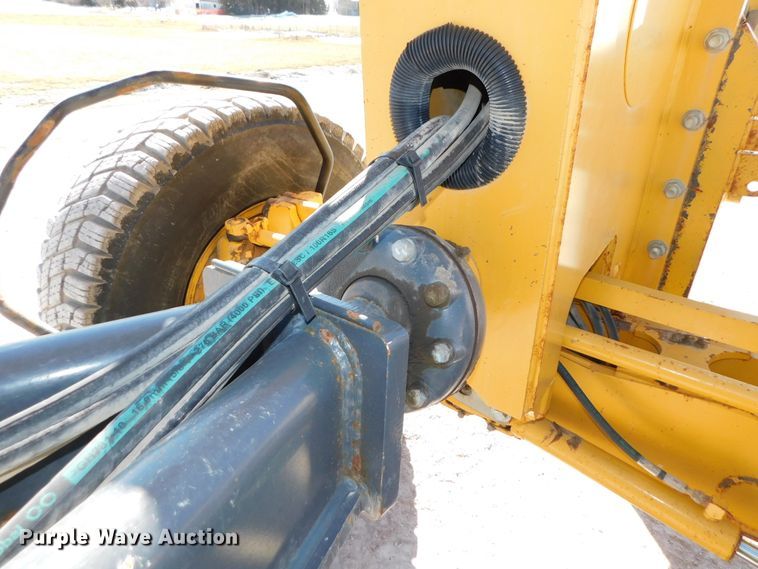 image for item DJ5952 2012 John Deere 772G  motor grader