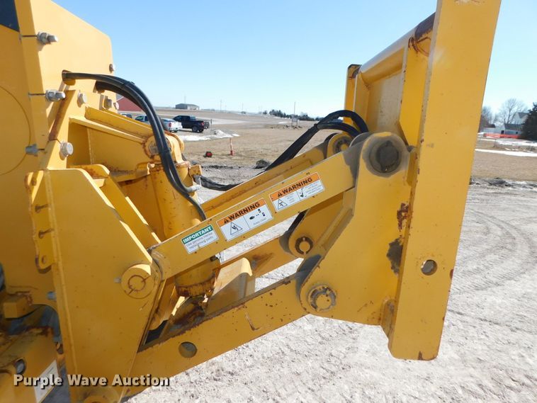 image for item DJ5952 2012 John Deere 772G  motor grader