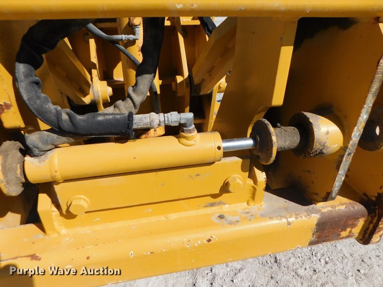 image for item DJ5952 2012 John Deere 772G  motor grader