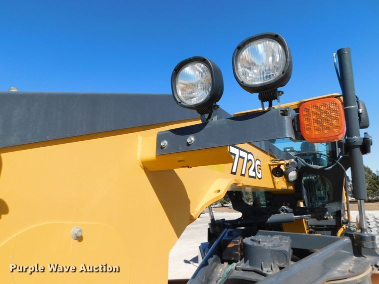 image for item DJ5952 2012 John Deere 772G  motor grader