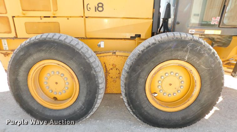 image for item DJ5952 2012 John Deere 772G  motor grader