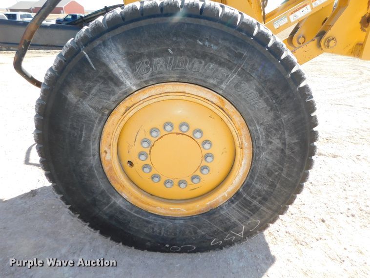 image for item DJ5952 2012 John Deere 772G  motor grader