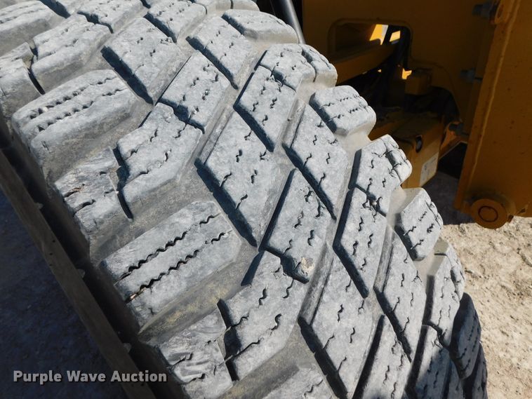 image for item DJ5952 2012 John Deere 772G  motor grader