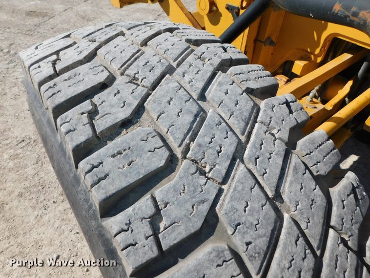 image for item DJ5952 2012 John Deere 772G  motor grader