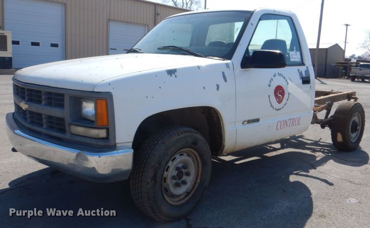 image for item DJ8684 1995 Chevrolet Silverado K1500  pickup truck cab and chassis