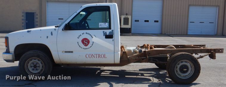 image for item DJ8684 1995 Chevrolet Silverado K1500  pickup truck cab and chassis