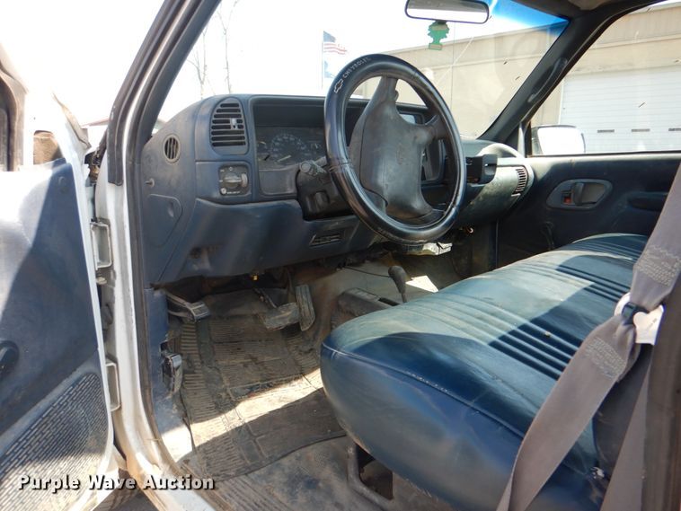 image for item DJ8684 1995 Chevrolet Silverado K1500  pickup truck cab and chassis