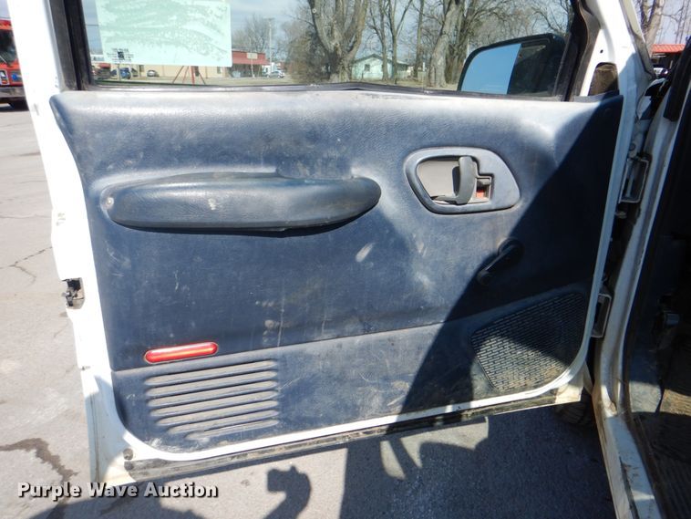 image for item DJ8684 1995 Chevrolet Silverado K1500  pickup truck cab and chassis