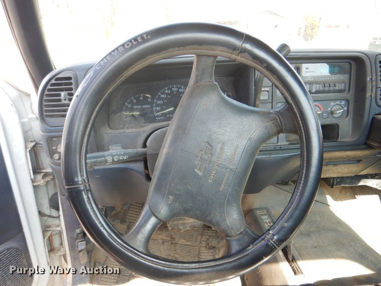 image for item DJ8684 1995 Chevrolet Silverado K1500  pickup truck cab and chassis