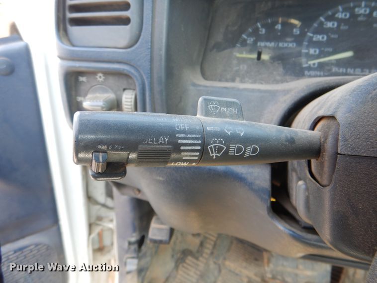 image for item DJ8684 1995 Chevrolet Silverado K1500  pickup truck cab and chassis