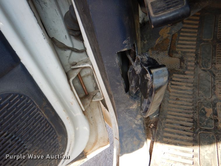 image for item DJ8684 1995 Chevrolet Silverado K1500  pickup truck cab and chassis