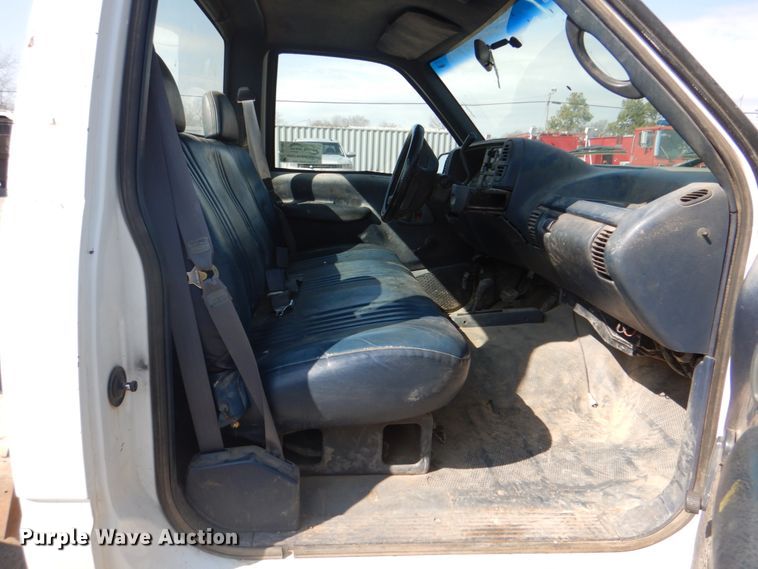 image for item DJ8684 1995 Chevrolet Silverado K1500  pickup truck cab and chassis