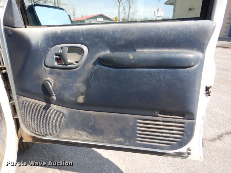 image for item DJ8684 1995 Chevrolet Silverado K1500  pickup truck cab and chassis