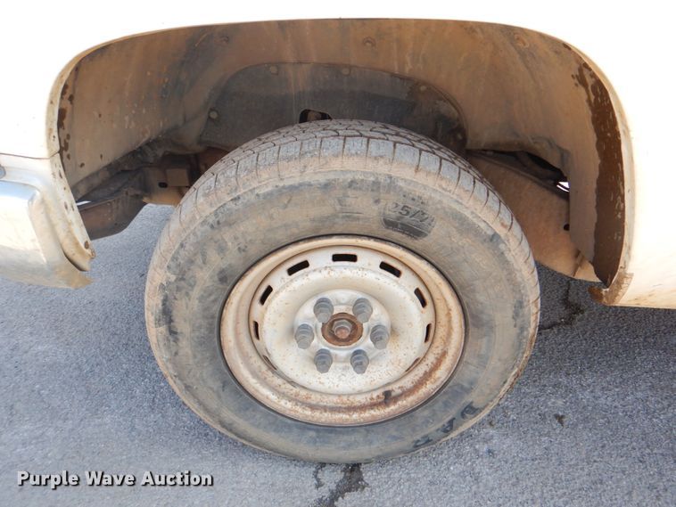 image for item DJ8684 1995 Chevrolet Silverado K1500  pickup truck cab and chassis