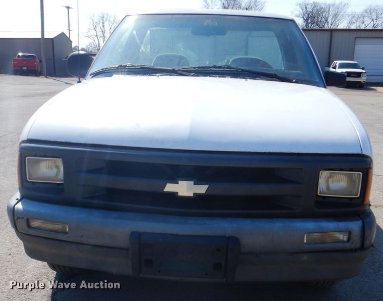 image for item DJ8685 1994 Chevrolet S10  pickup truck