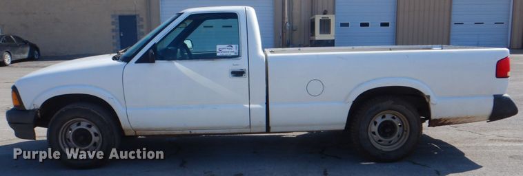 image for item DJ8685 1994 Chevrolet S10  pickup truck