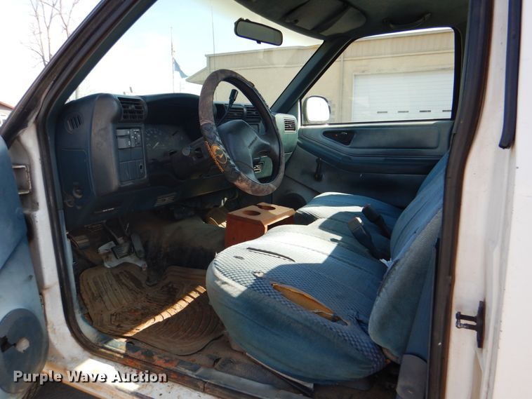 image for item DJ8685 1994 Chevrolet S10  pickup truck