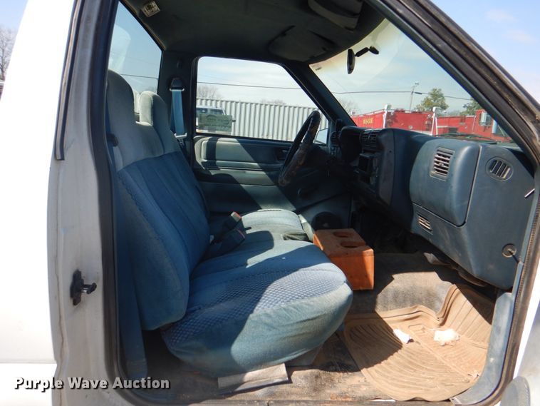 image for item DJ8685 1994 Chevrolet S10  pickup truck