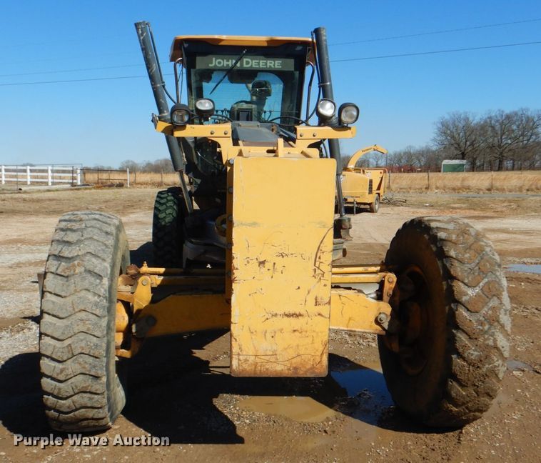 image for item DJ8687 2005 John Deere 670D  motor grader