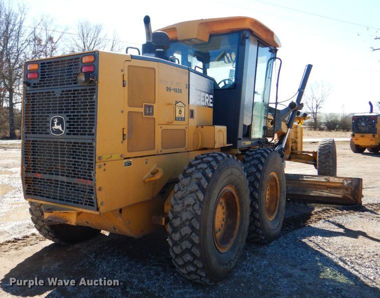 image for item DJ8687 2005 John Deere 670D  motor grader