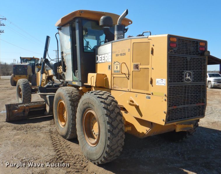 image for item DJ8687 2005 John Deere 670D  motor grader