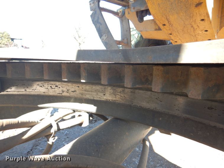 image for item DJ8687 2005 John Deere 670D  motor grader