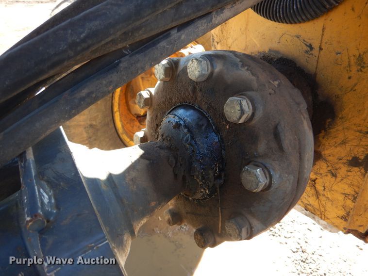 image for item DJ8687 2005 John Deere 670D  motor grader