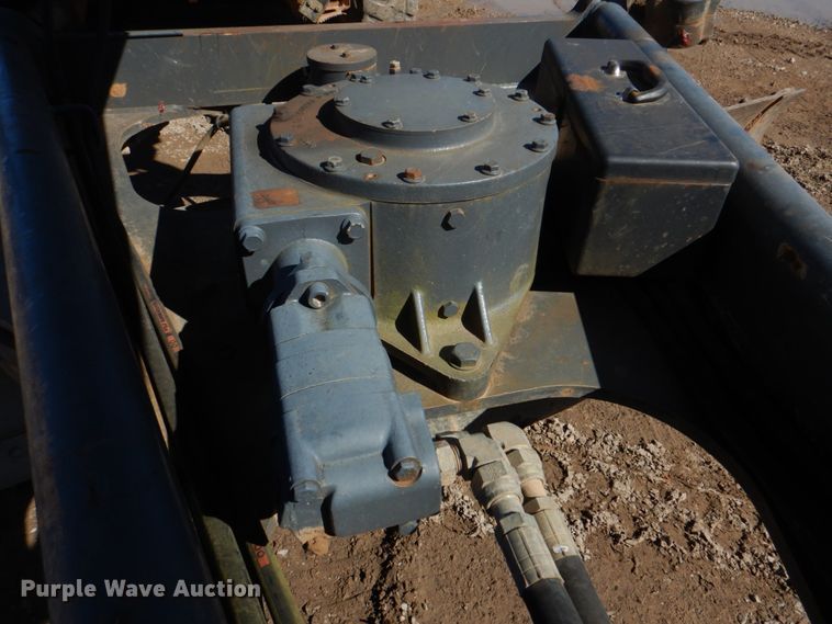 image for item DJ8687 2005 John Deere 670D  motor grader