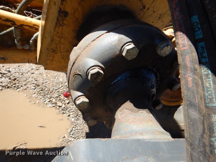 image for item DJ8687 2005 John Deere 670D  motor grader