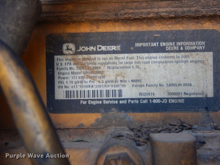 image for item DJ8687 2005 John Deere 670D  motor grader
