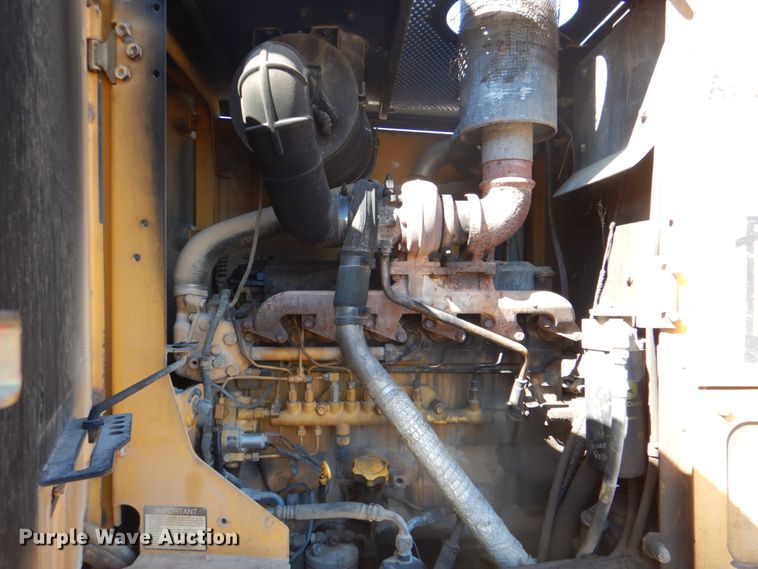 image for item DJ8687 2005 John Deere 670D  motor grader