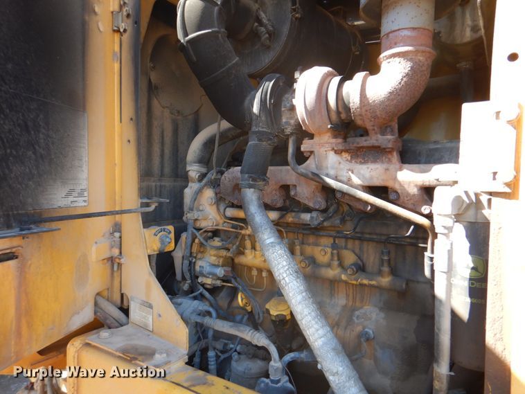 image for item DJ8687 2005 John Deere 670D  motor grader