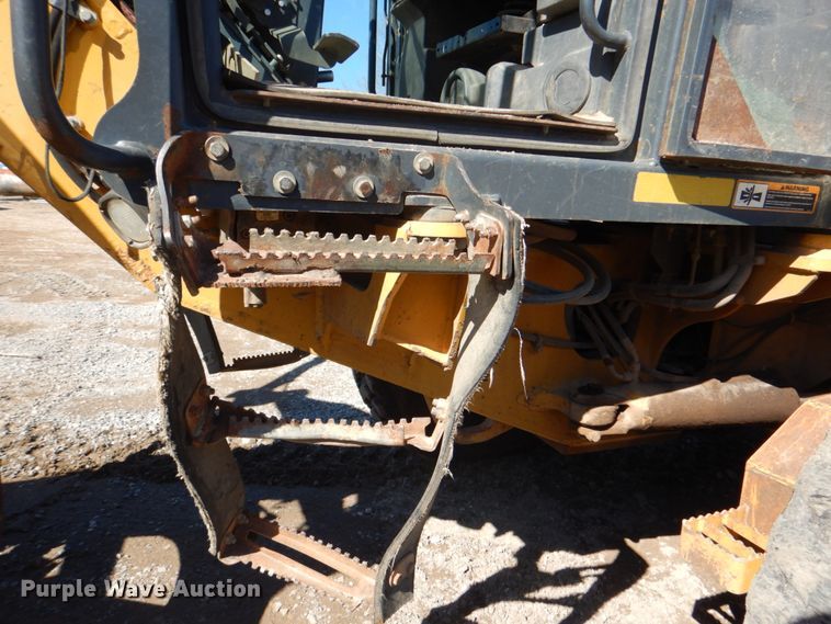 image for item DJ8687 2005 John Deere 670D  motor grader