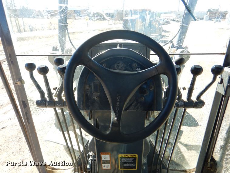 image for item DJ8687 2005 John Deere 670D  motor grader