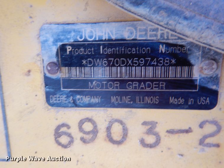 image for item DJ8687 2005 John Deere 670D  motor grader