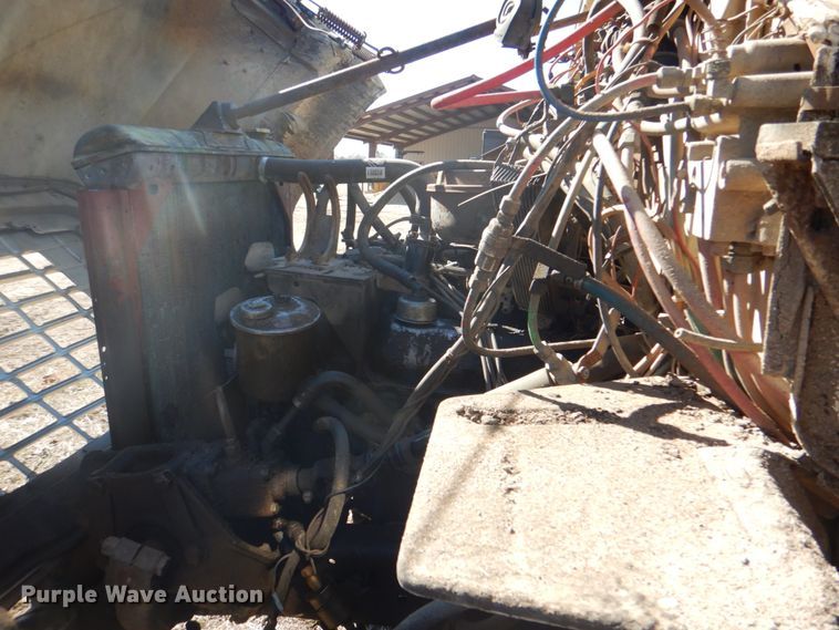 image for item DJ8689 1979 Ford F700  flatbed truck