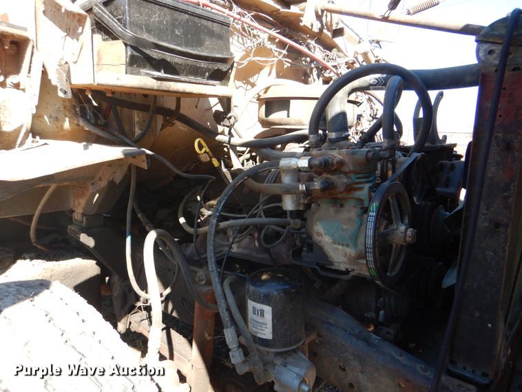 image for item DJ8689 1979 Ford F700  flatbed truck