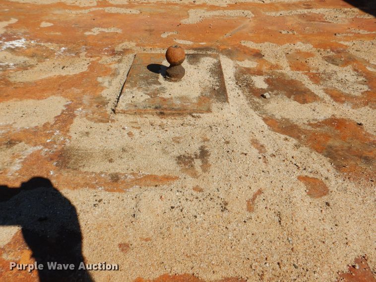 image for item DJ8689 1979 Ford F700  flatbed truck