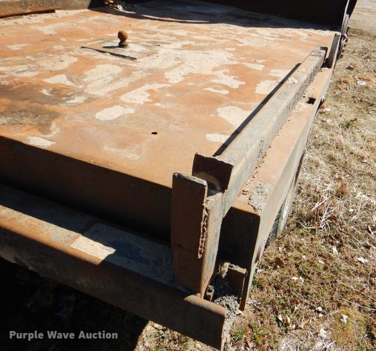 image for item DJ8689 1979 Ford F700  flatbed truck