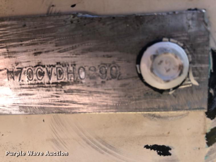 image for item DJ8689 1979 Ford F700  flatbed truck