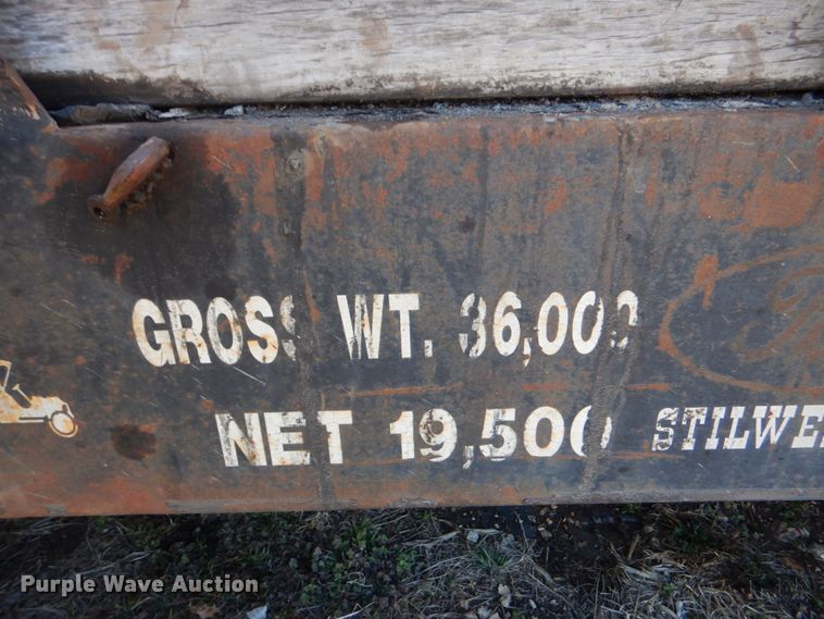 image for item DJ8689 1979 Ford F700  flatbed truck