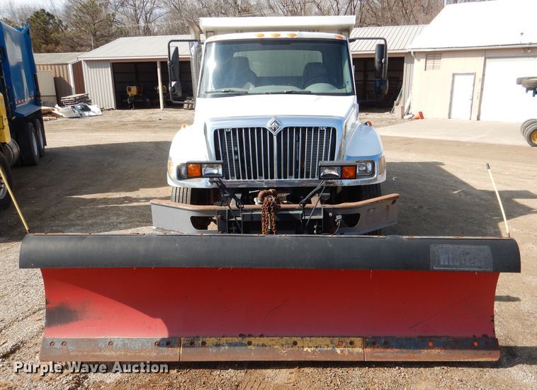 image for item DL2050 2005 International 7300  dump truck