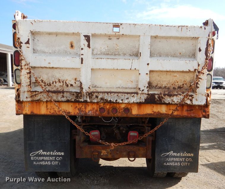 image for item DL2050 2005 International 7300  dump truck