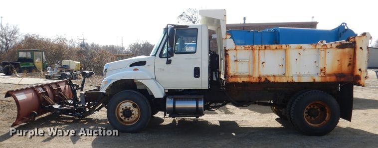 image for item DL2050 2005 International 7300  dump truck