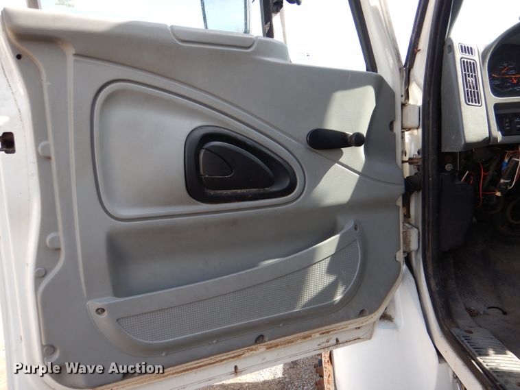 image for item DL2050 2005 International 7300  dump truck