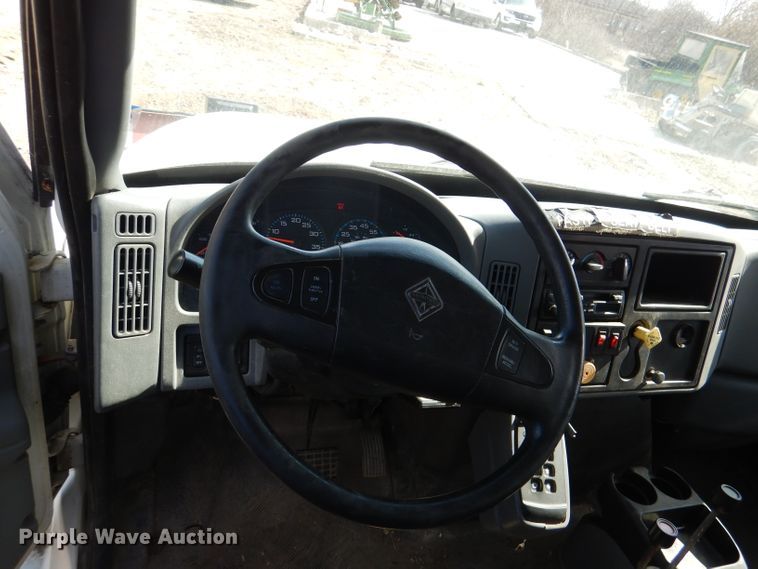 image for item DL2050 2005 International 7300  dump truck