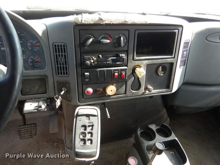 image for item DL2050 2005 International 7300  dump truck