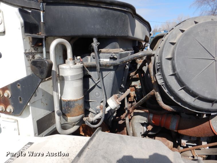 image for item DL2050 2005 International 7300  dump truck